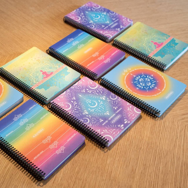 پلنر شکرگزاری ۲۱۶ برگ ۱۴×۲۰ فنری GT۳۰۰ لانگو